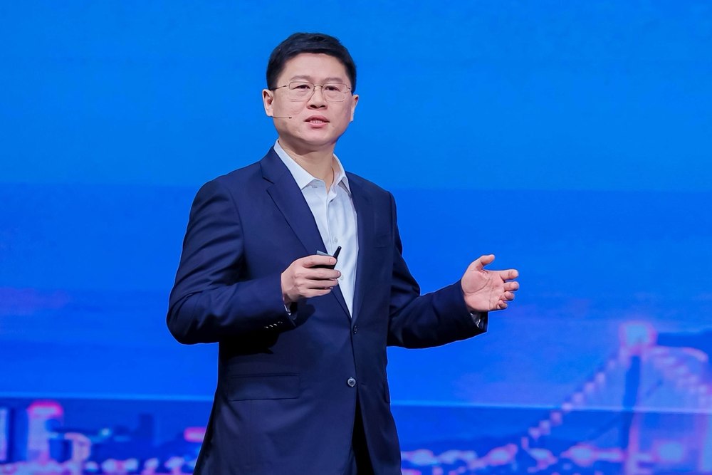 華為高級副總裁、ICT銷售與服務(wù)總裁 李鵬